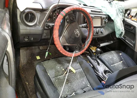 2016 Toyota Rav4 Le z USA, uszkodzony, nr VIN JTMBFREV8GJ067191